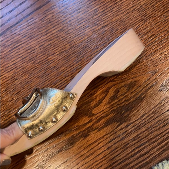 Authentic Gucci slides - Picture 3 of 3